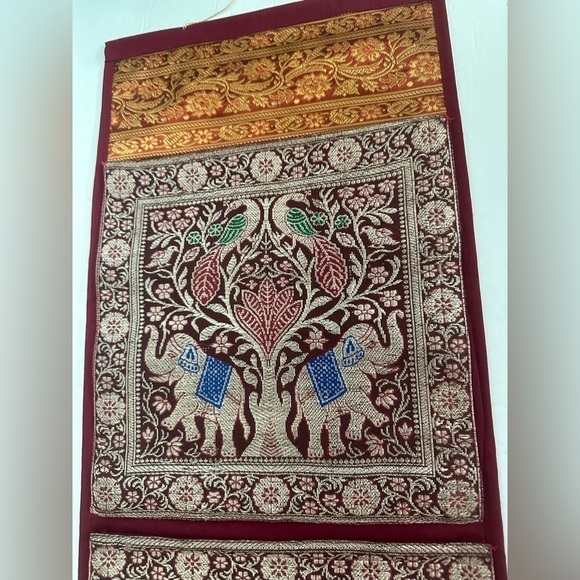 DollsofIndia Magazine and Paper Holder with Two Pockets burgundy gold - Picture 4 of 9